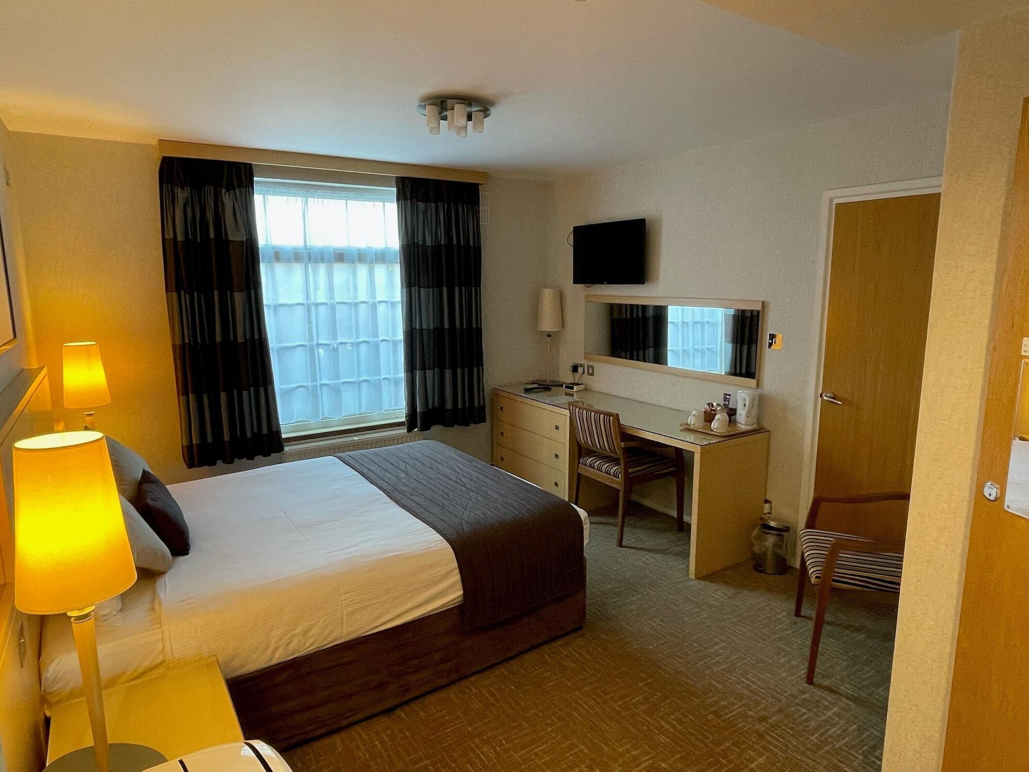 Best Western Homestead Court Hotel Вэлвин Гарден Сити Экстерьер фото