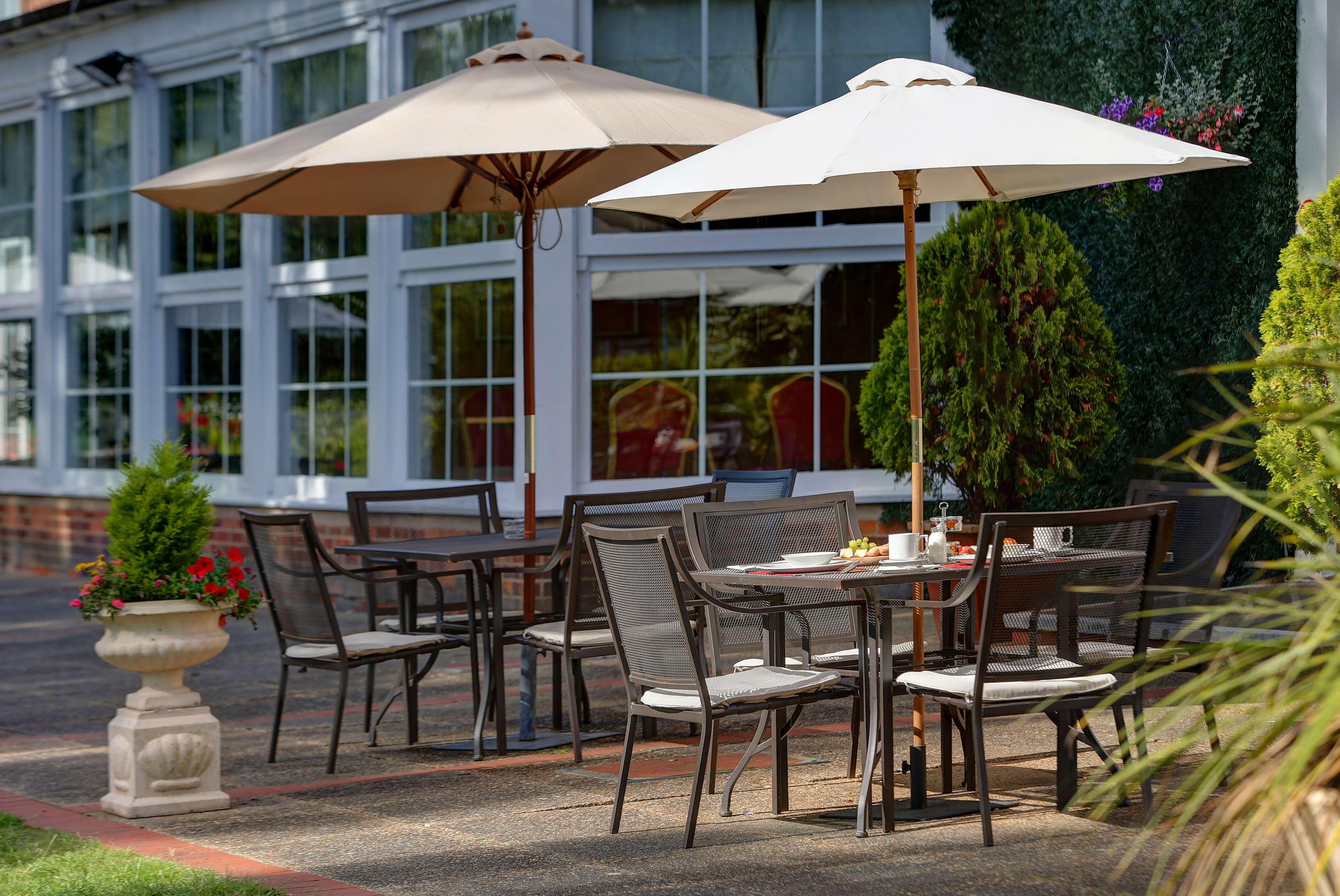 Best Western Homestead Court Hotel Вэлвин Гарден Сити Экстерьер фото