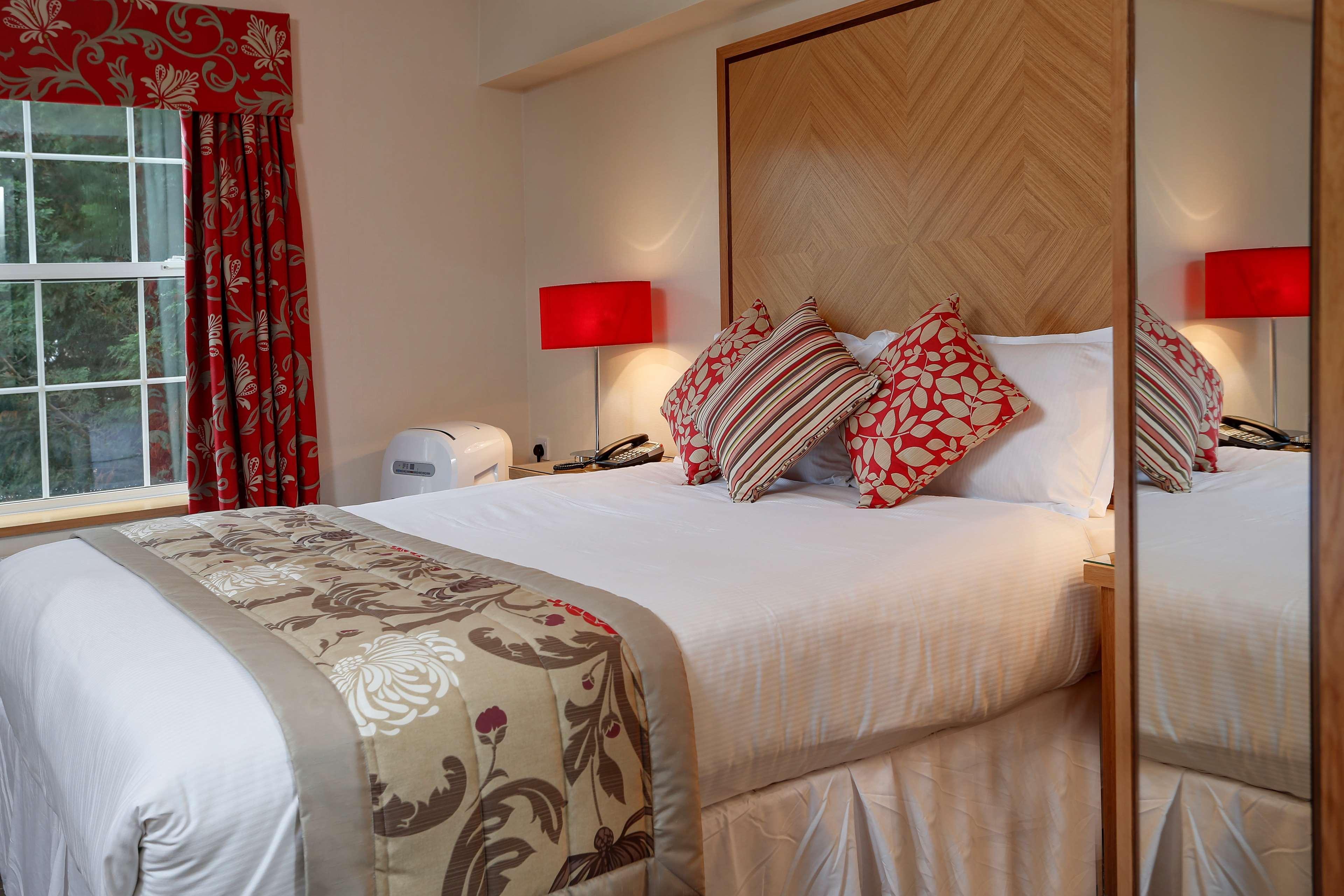 Best Western Homestead Court Hotel Вэлвин Гарден Сити Экстерьер фото