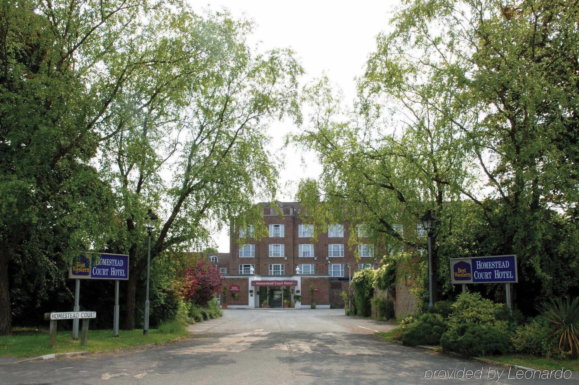 Best Western Homestead Court Hotel Вэлвин Гарден Сити Экстерьер фото