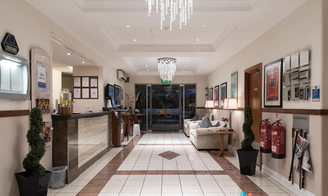 Best Western Homestead Court Hotel Вэлвин Гарден Сити Экстерьер фото